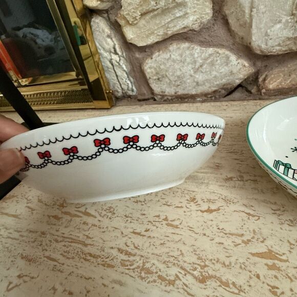 Hello kitty Christmas tree theme pasta bowls set of two - Picture 5 of 7